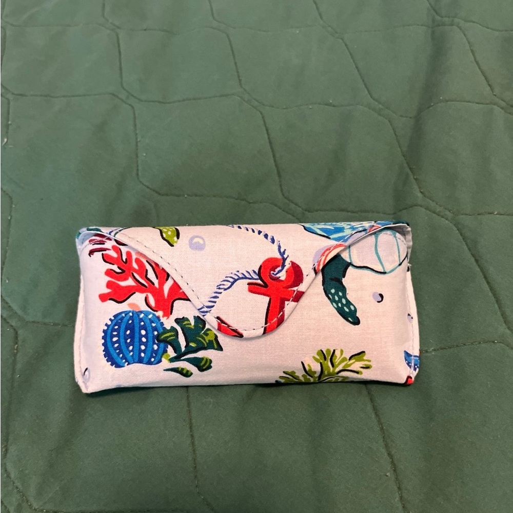 Vera Bradley Sunglasses/case